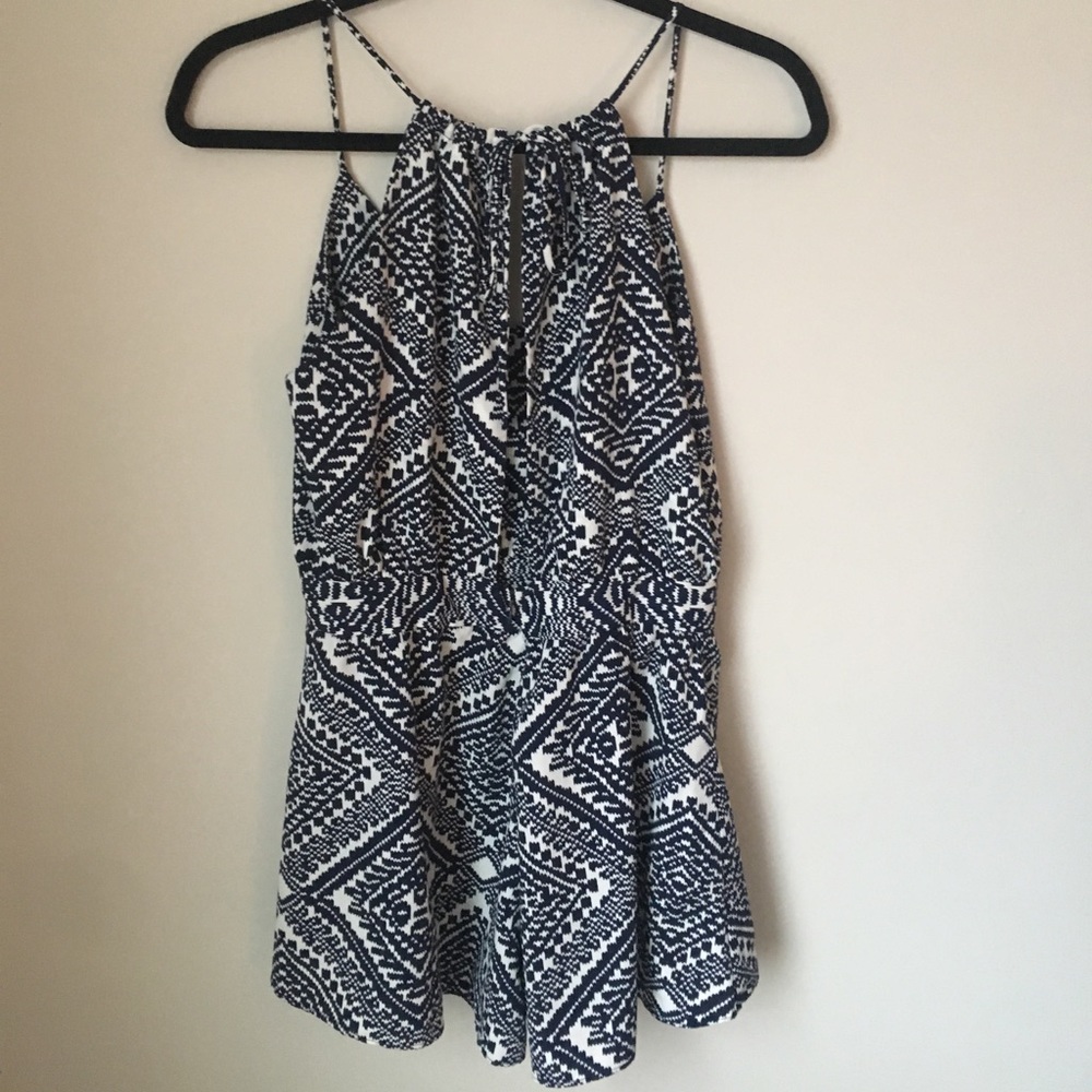 Lulu’s romper - Picture 2 of 2